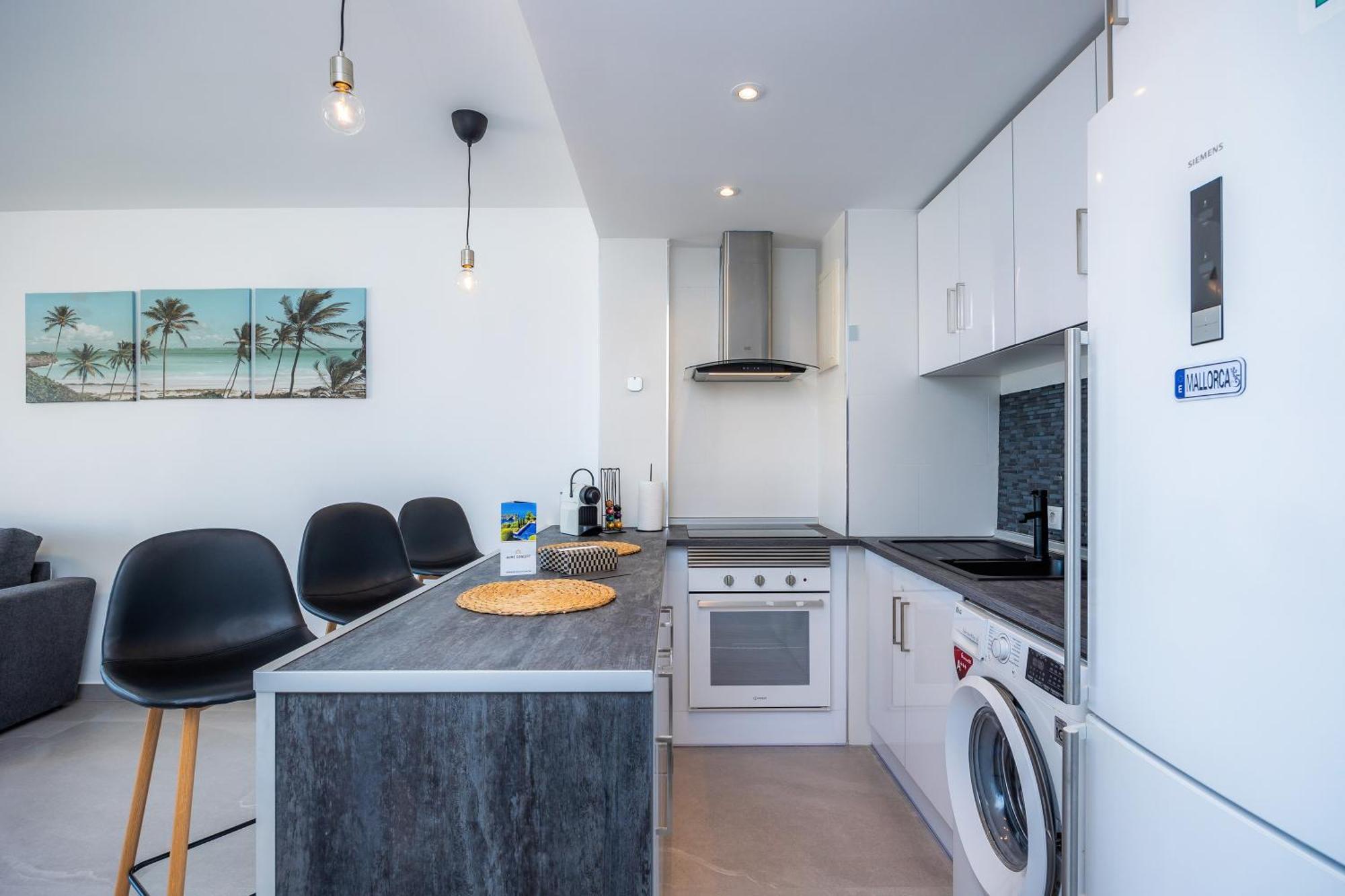 First Line Cosy Apartment